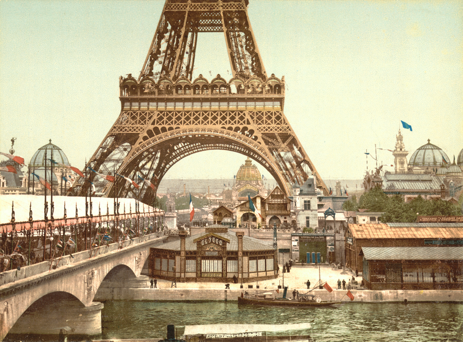 Widok na wieżę Eiffla i teren Wystawy Światowej z przeciwległego brzegu Sekwany. Źródło: Library of Congress, https://loc.gov